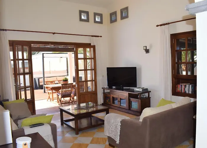 Villa Alai. Privacidad. Piscina Climatizada. Wifi. Tv Cable.