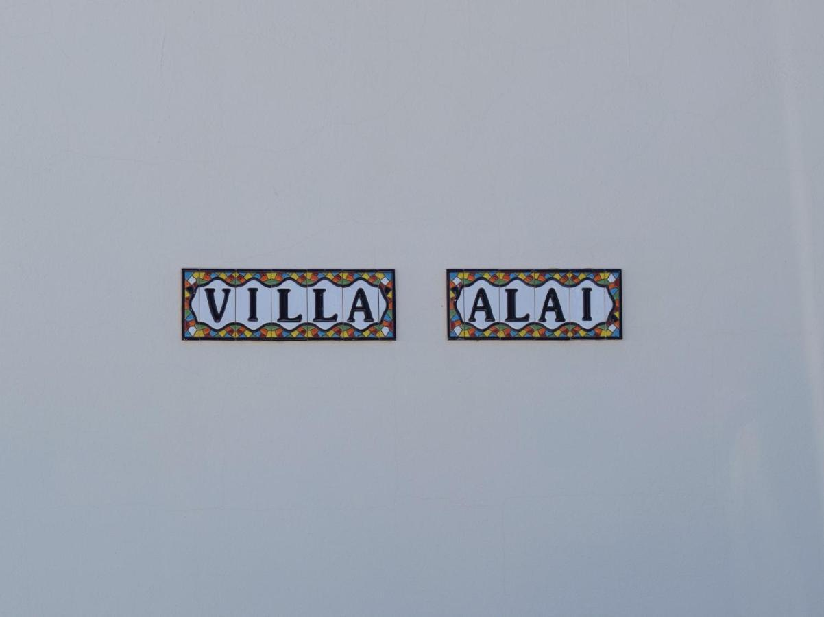 Alai. Privacidad. Piscina Climatizada. Wifi. Tv Cable. Villa *